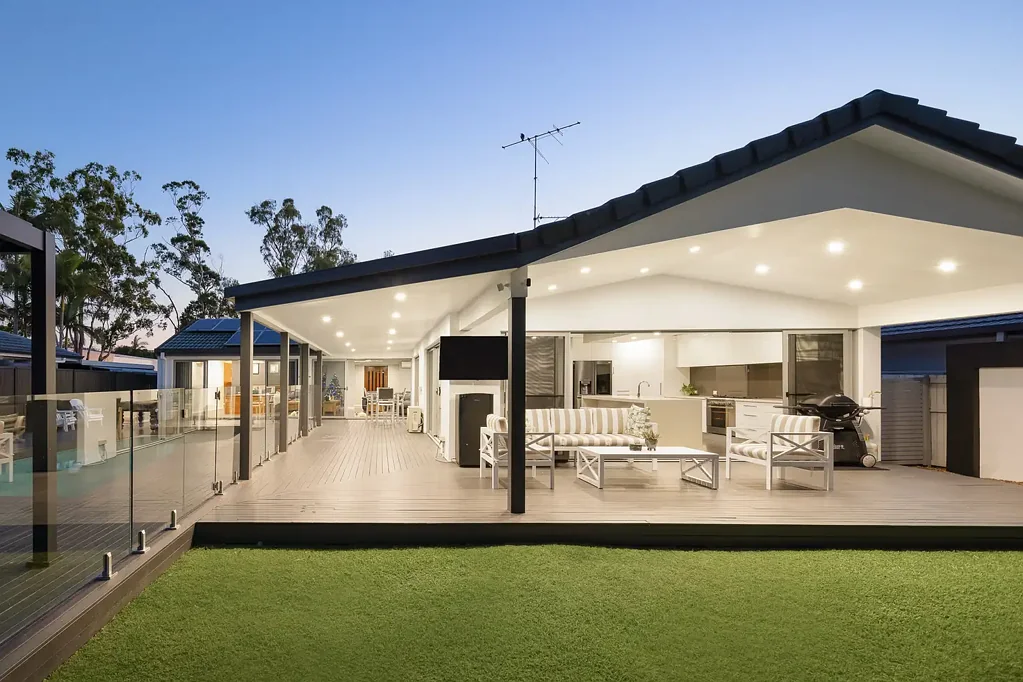 5 Goolagong Court, Broadbeach Waters, QLD 4218
