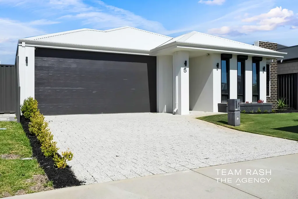 5 Cedarleaf Grange, Dayton, WA 6055