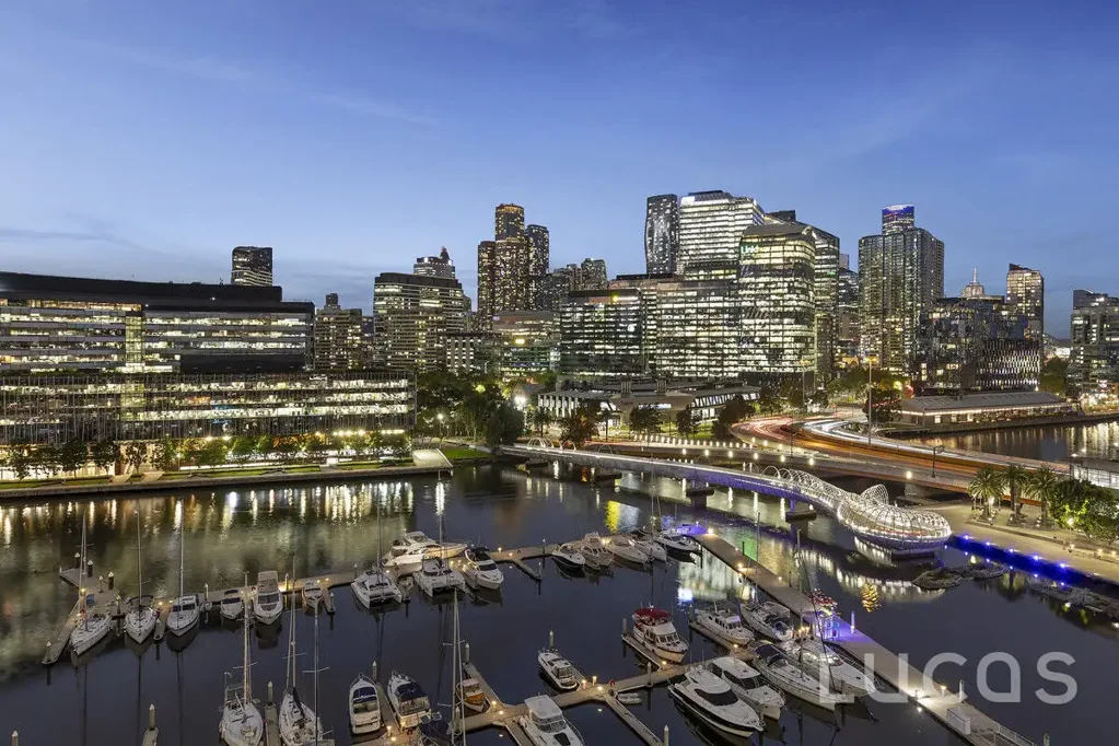 Docklands 4chambre A BESPOKE YARRA'S EDGE RESIDENCE OFFERING 211SQM (APPROX.) OF CUSTOM FINISHES AND STUNNING WATER VIEWS