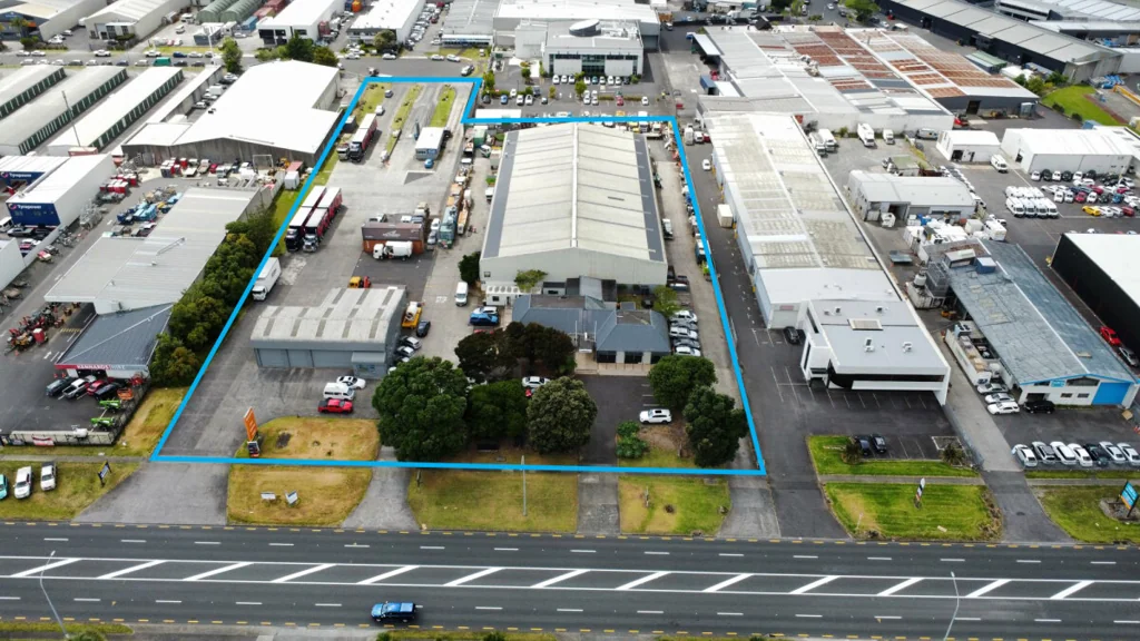 East Tamaki East Tāmaki Powerhouse: Warehouse + Mega Yard