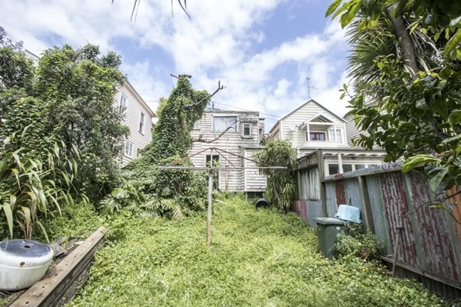 新西兰破旧小屋未成功拍售：Ponsonby抢手中心地段，售价不到100万，性价比超高！