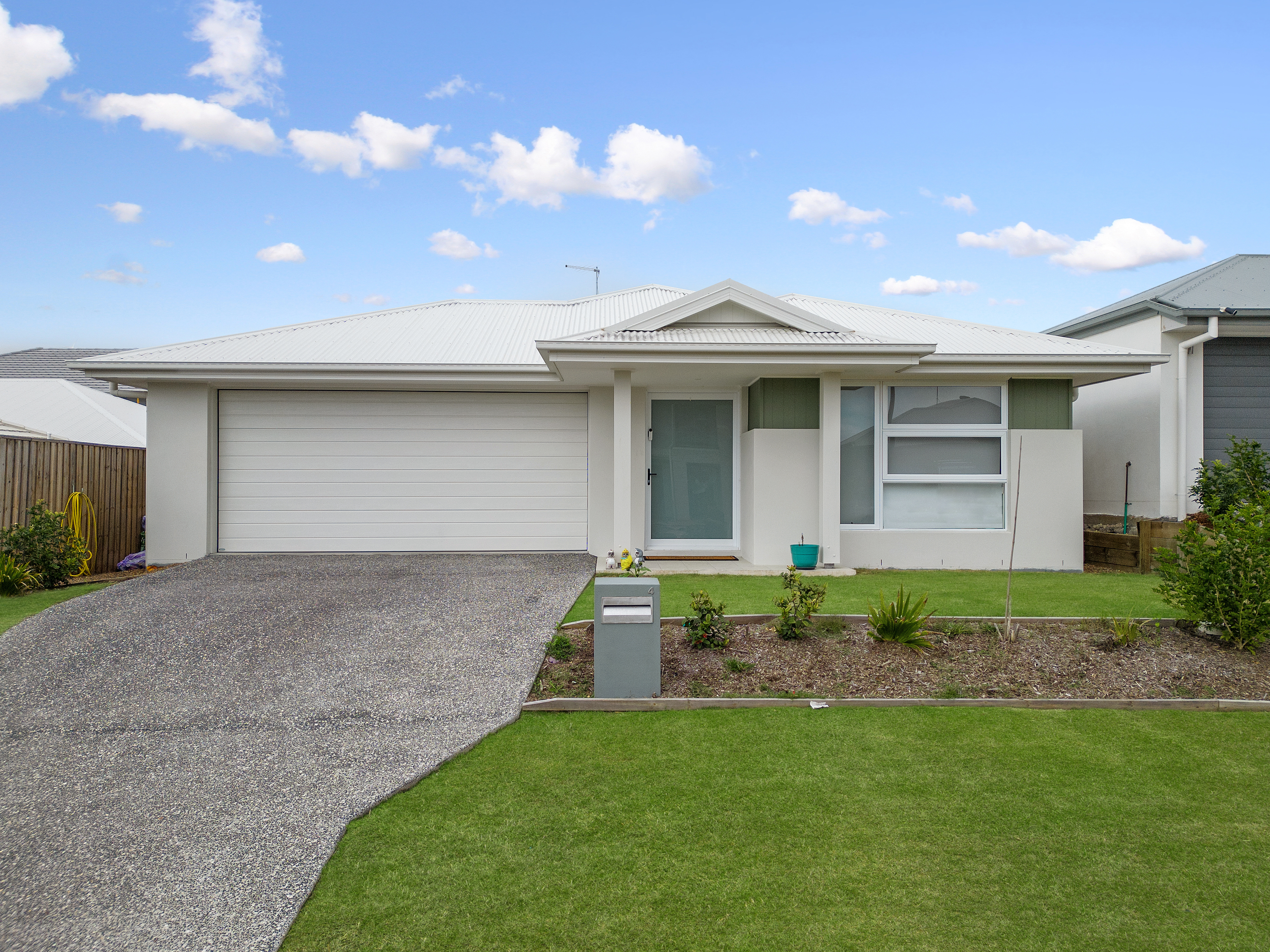 4 GIBSON ST, WHITE ROCK QLD 4306, 0房, 0浴, House