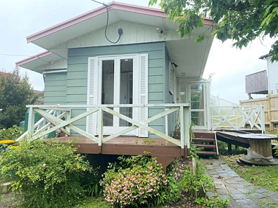 Cute cottage in Albany