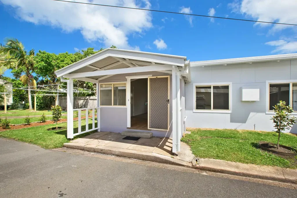 In The Heart Of Town - Electricity, Water & Gardening Included!