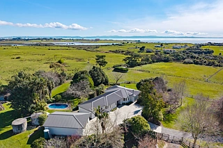 63 Whatapaka Road, Karaka, Franklin District