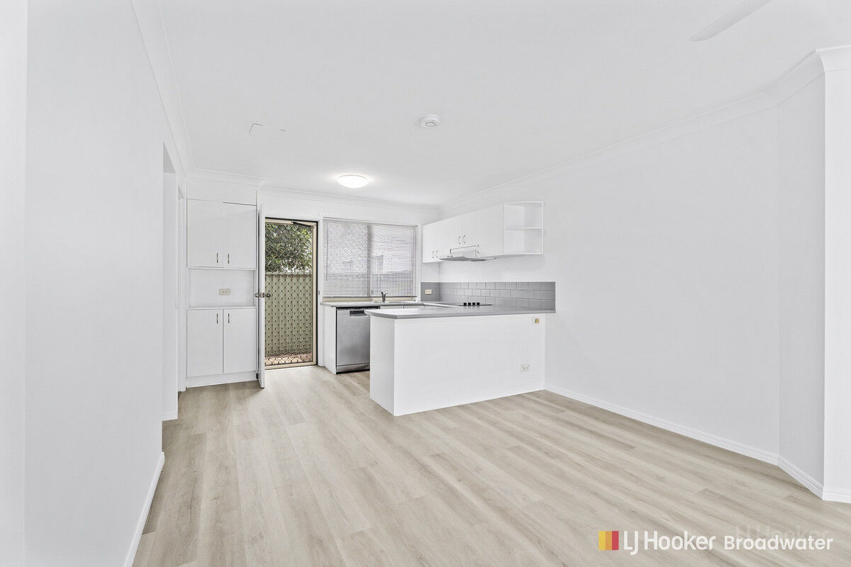 UNIT 8 5 AHERN ST, LABRADOR QLD 4215, 0部屋, 0バスルーム, Townhouse