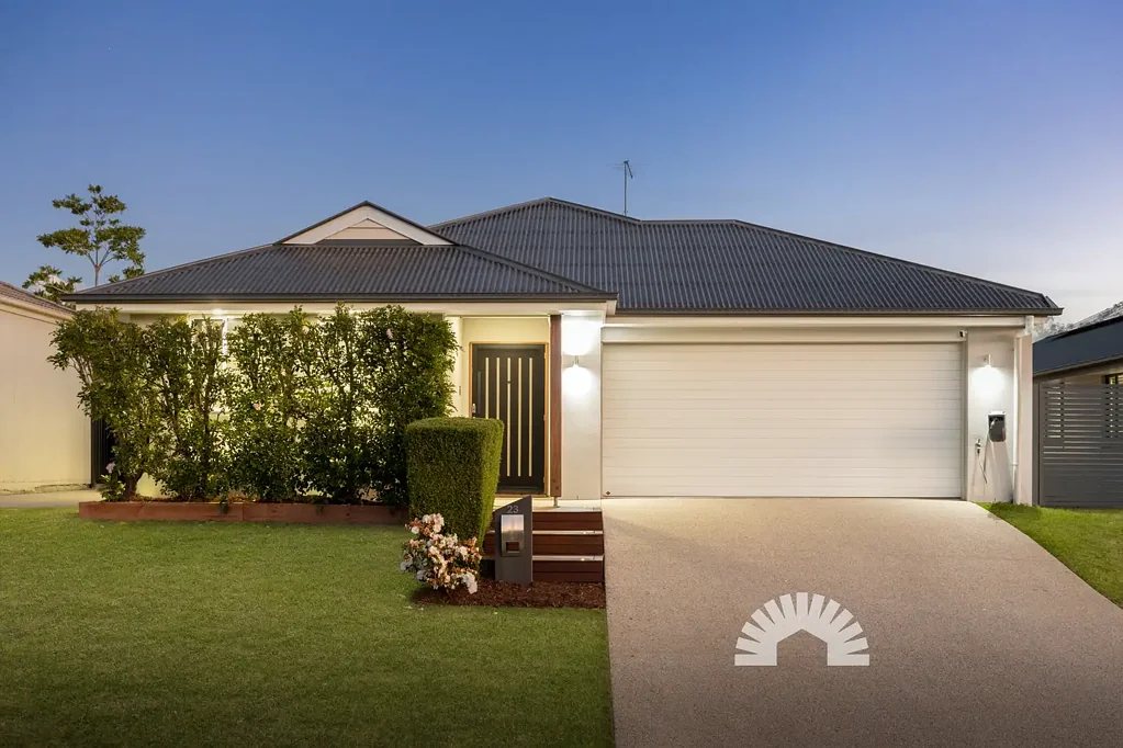 Narangba 4房 家庭生活带侧门通道和娱乐后院 Family Living with Side Access & an Entertainer's Backyard