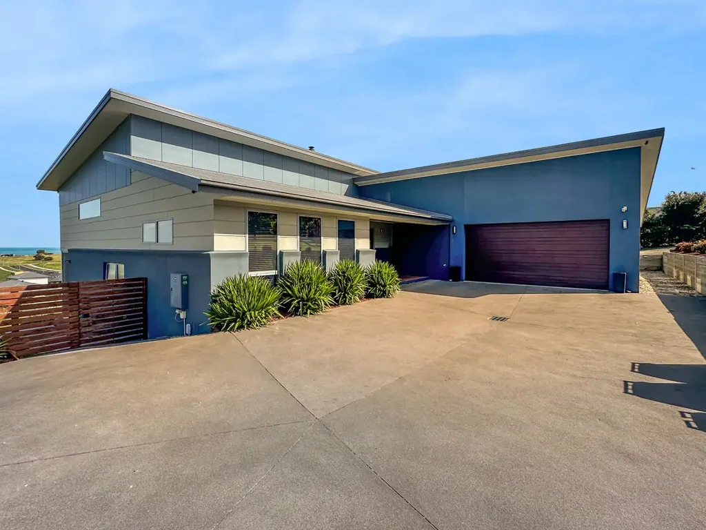 Lakes Entrance 4房  Coastal Elegance Meets Modern Living