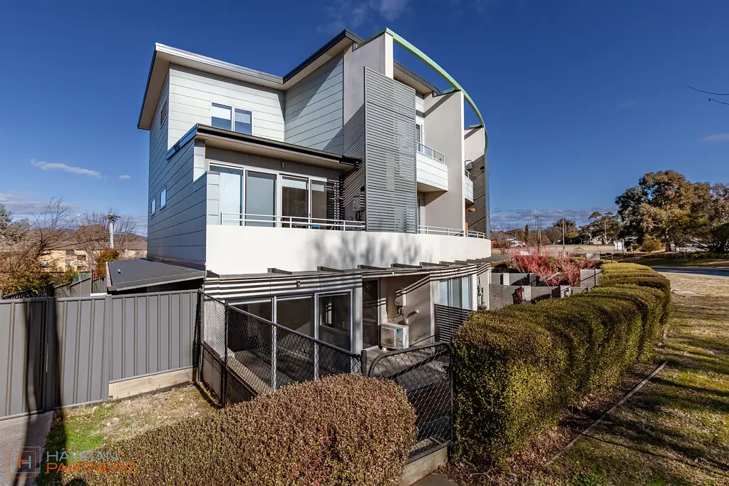 Curtin 1ਬੈੱਡਰੂਮ Stylish Ground Floor Living with Private Courtyard Oasis