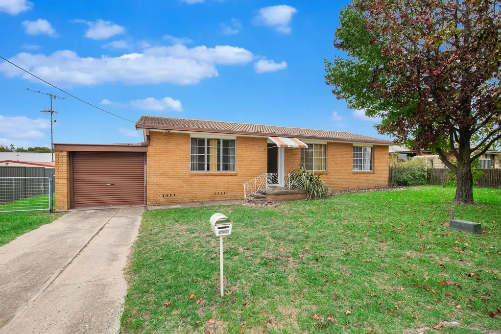 Uralla 3 Bedroom Charming Brick Home in the Heart of Uralla