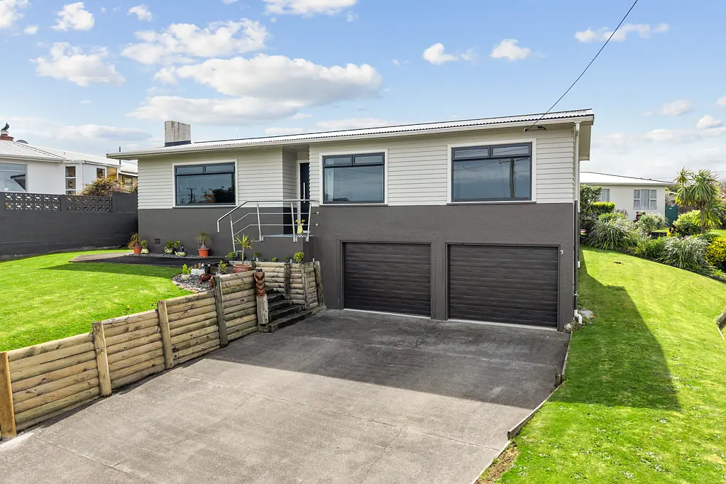 Springvale 3房  Solid family home in sought after Springvale