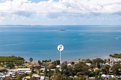 Thorneside 2房 海湾区机遇，兼具灵活居家办公潜力 Bayside Opportunity with Flexible Home Business Potential