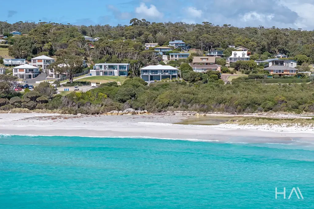 Binalong Bay 5 Bedroom Luxurious Beach Residence with Panoramic Ocean Views of the Renowned Binalong Bay