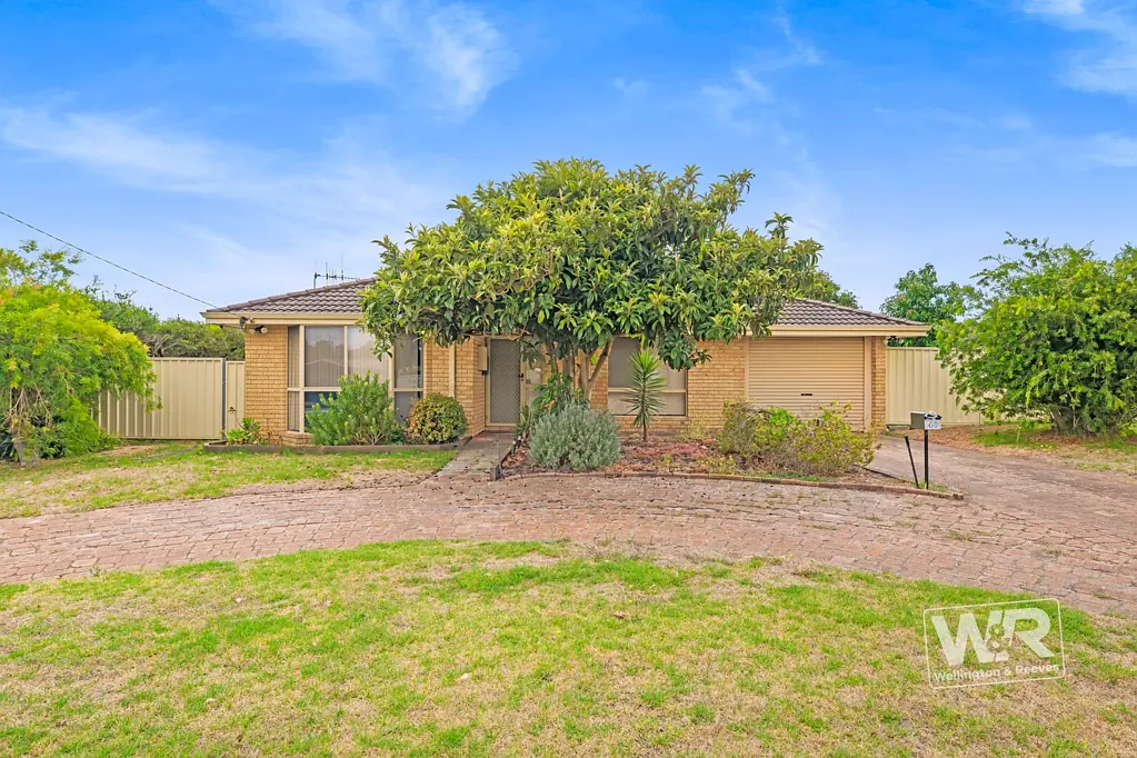 40 Lorenzo Way, Orana, WA 6330