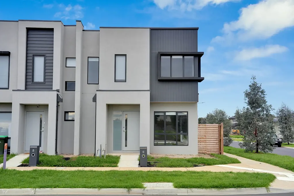 Newly Built & Perfectly Positioned!