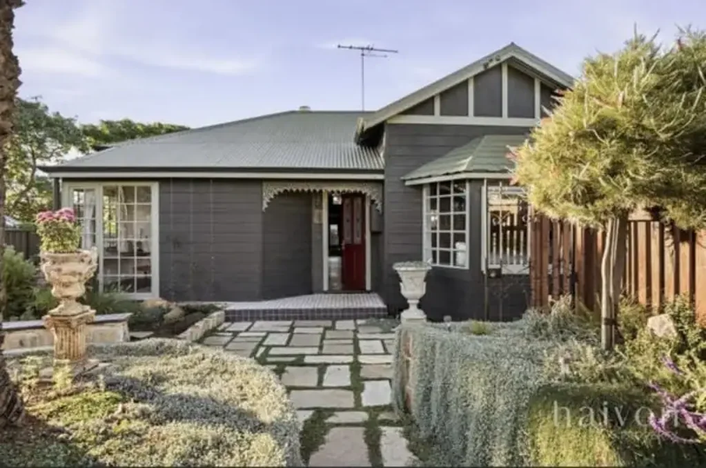 51 Cleopatra Street, Palmyra, WA 6157, 3 rūma, 2 rūma horoi, House