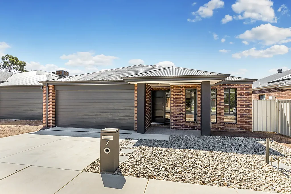 Modern 4 Bedroom Home in North Bendigo