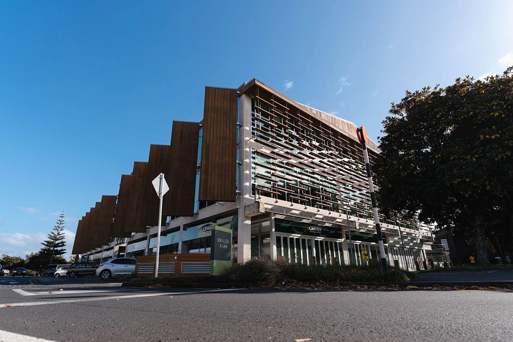 Takapuna  PROFESSIONAL HQ - 725M² TO 1,597M²