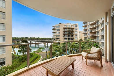 Drummoyne 3Zimmer Elevated Living with Sweeping Water Views in a Prime Drummoyne Setting