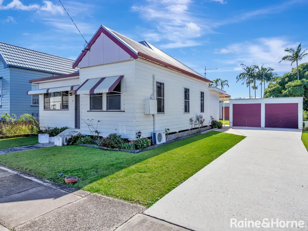 Maclean 3 Bedroom Original Maclean Cottage  Offering Affordable Riverside Living