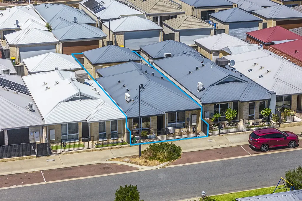20 Clarendon Circuit, Lakelands, WA 6180
