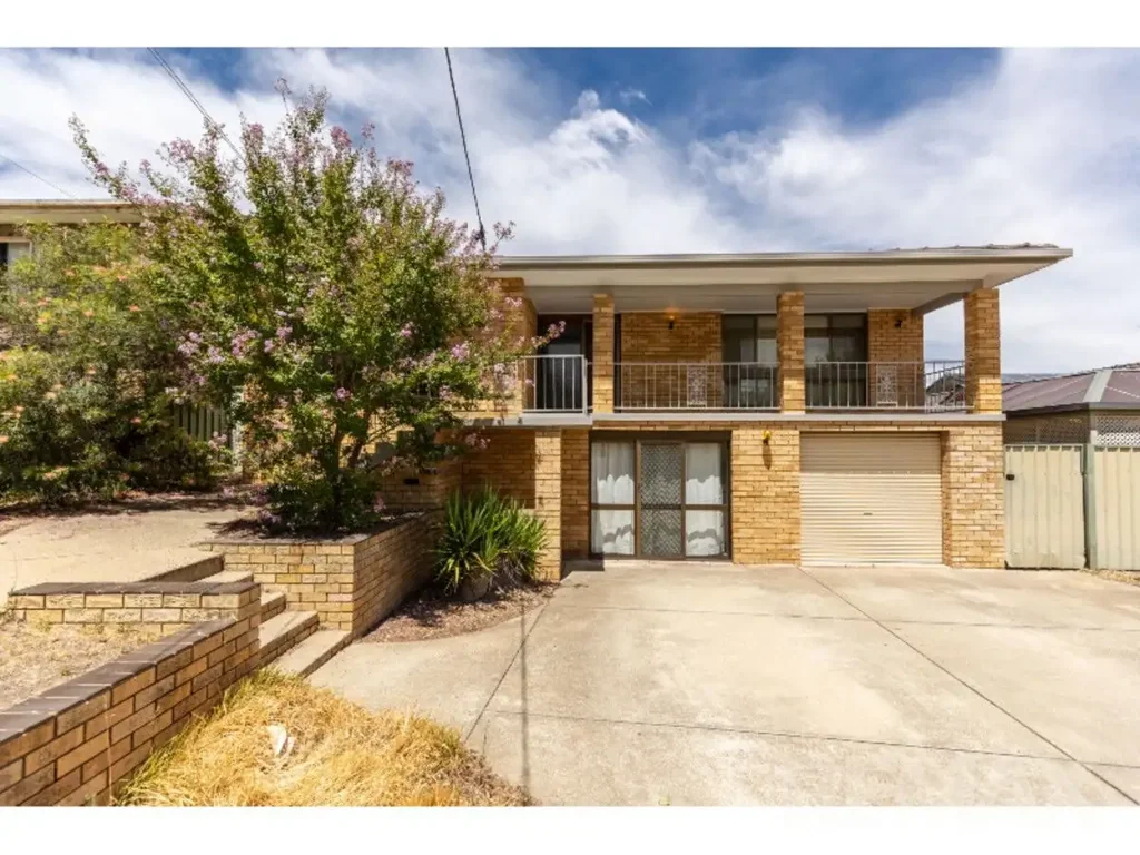 18 Sherwood Avenue, Kooringal, NSW 2650