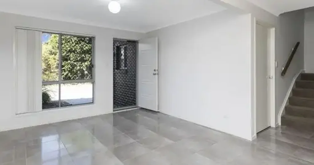 Quiet Complex-Well Maintained Townhouses