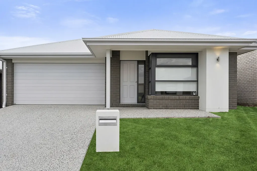 Stylish Family Home !!