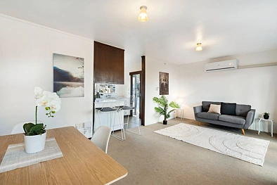 Tidy 2 Bedroom Unit - Border of Onehunga & One Tree Hill