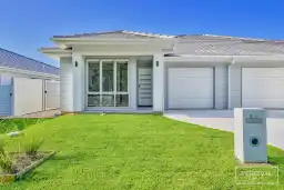 91 A PHAR LAP CCT, Port Macquarie