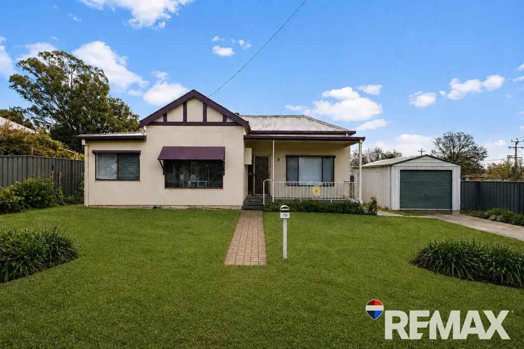 Junee 3Zimmer A Solid Opportunity