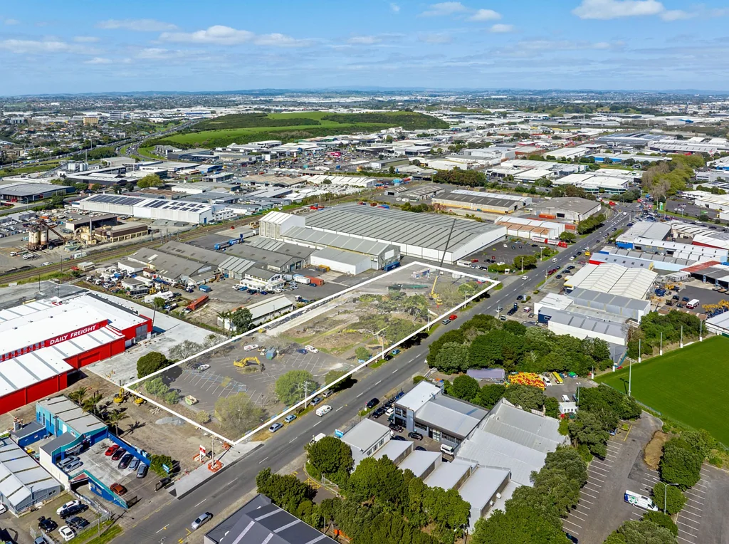 Penrose Central Yard  - Multiple Access Points