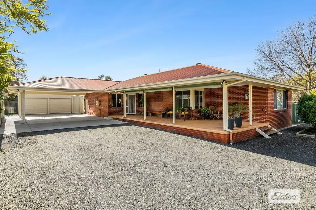 Howlong 3Zimmer Spacious Family Living With Outstanding Entertaining Features