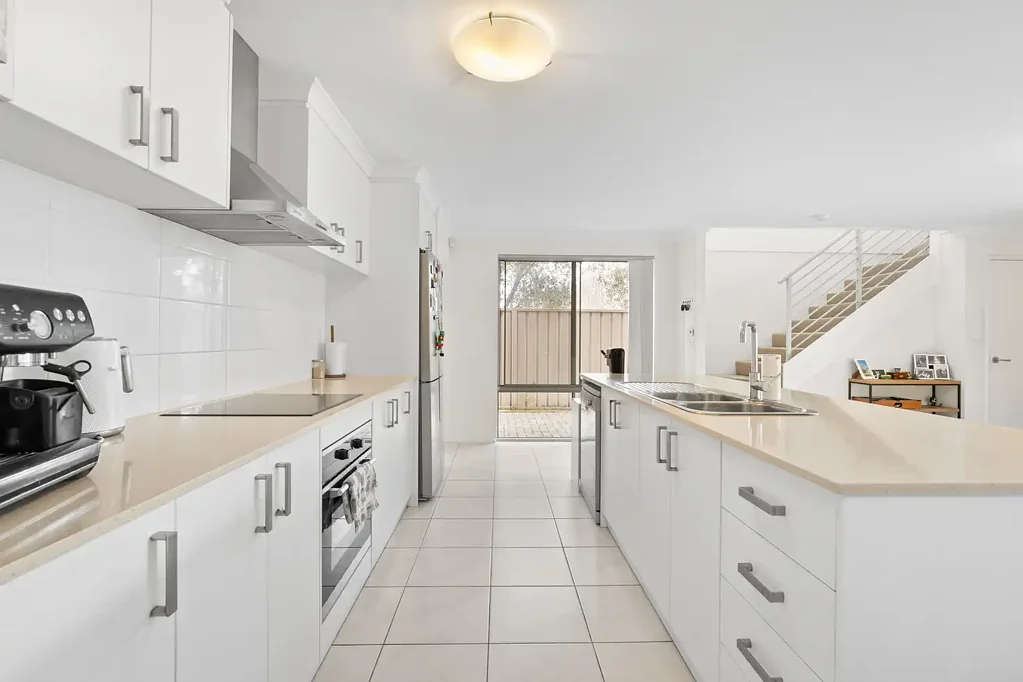 Baldivis 4 Slaapkamer EASY CARE TOWNHOUSE LIVING WITH NO STRATA FEES