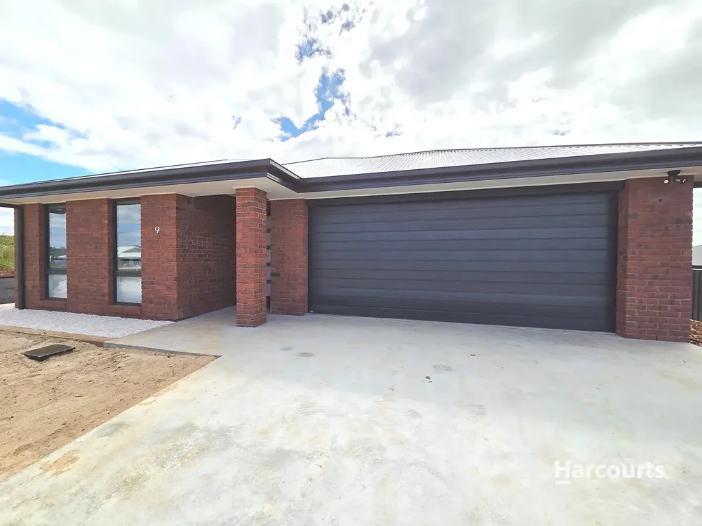 Modern 4-Bedroom Home in Peaceful Mooreville - Modern Living at Its Best