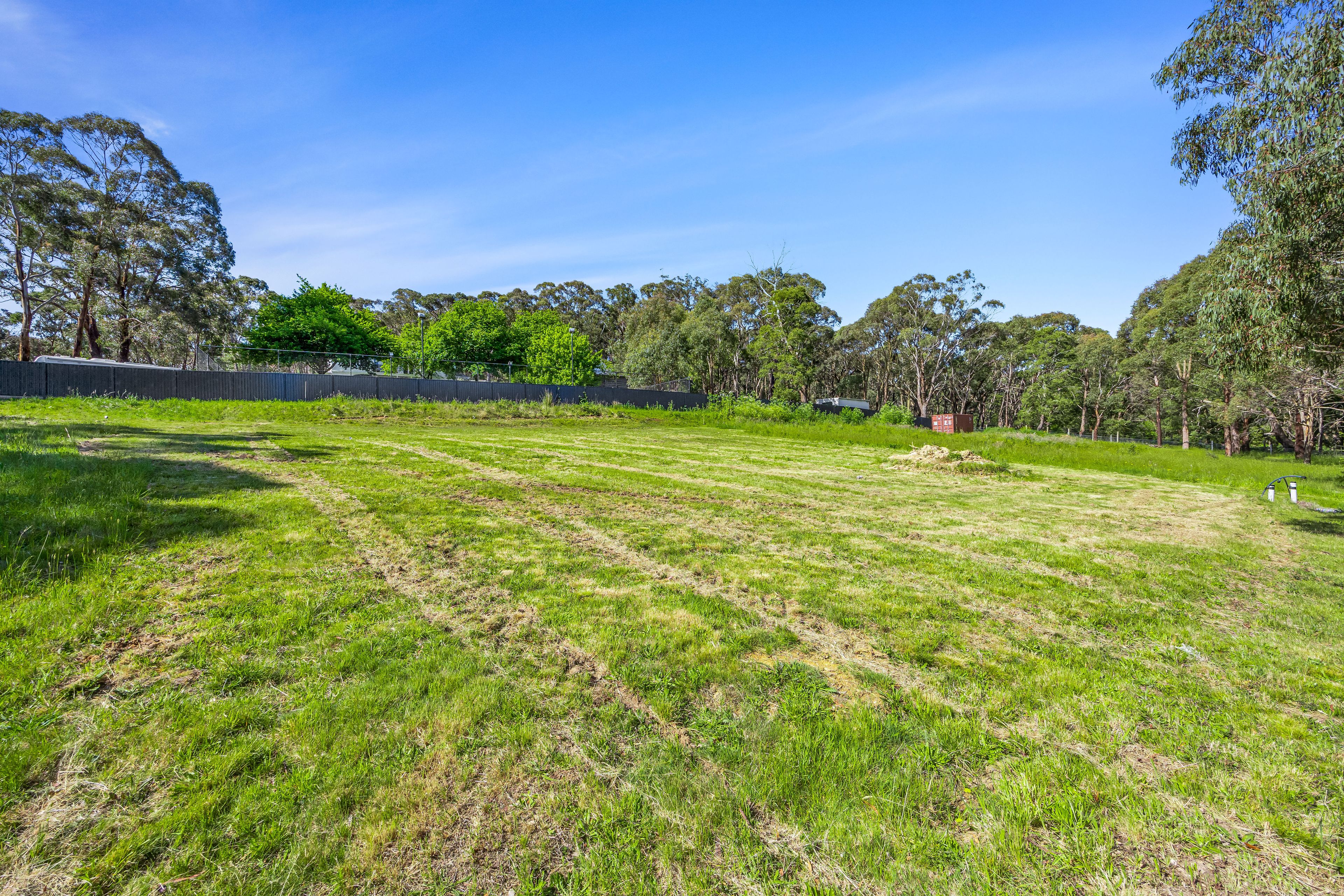 8 RUSSELL ST, BUNINYONG VIC 3357, 0 chambres, 0 salles de bain, Section