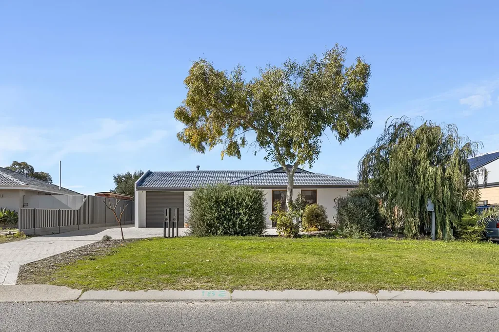 182 Bridgewater Drive, Kallaroo, WA 6025