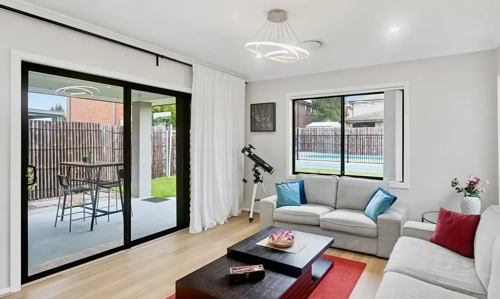 Schofields 5房  Flexible Multigenerational Living | Excellent Transport Links | Pool & Backyard Lifestyle
