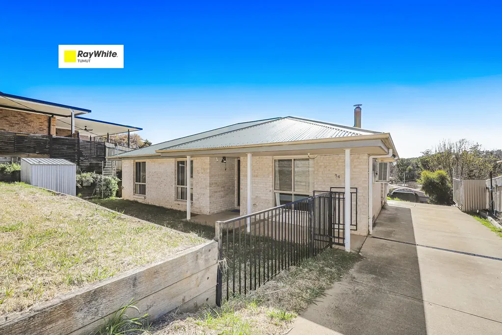 54 Mayday Road, Batlow, NSW 2730