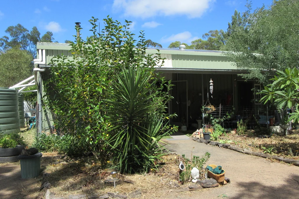 Tara 1 Bedroom Open Plan living on 98.04 acres.