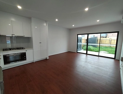 2/32 Malachite drive, Tarneit, South West Melbourne, 3 Bedrooms, 2 Bathrooms, House