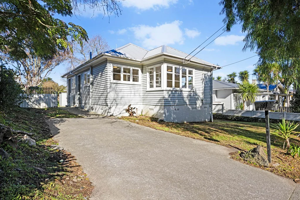 Mount Eden 2Kwarto Affordable + Original + Potential
