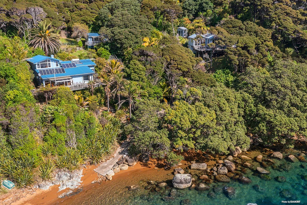 Great Barrier Island 4房  Waterfront Paradise on Great Barrier Island – ...