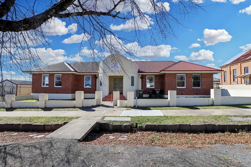 Bombala 1房  Commercial or residential development opportunity!