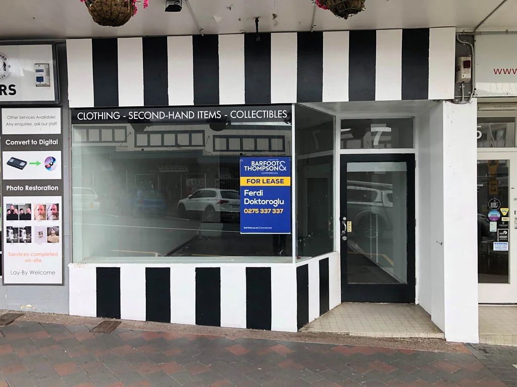 Birkenhead SMALL RETAIL ON MAIN ROAD