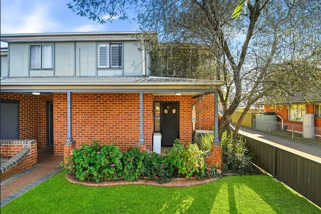 Kingswood 3બેડરૂમ Spacious Duplex Living in an Exceptionally Convenient Location!