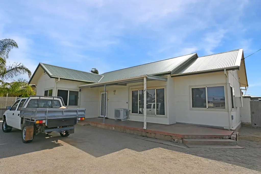 Broken Hill 3ਬੈੱਡਰੂਮ QUIET SOUTH LOCATION