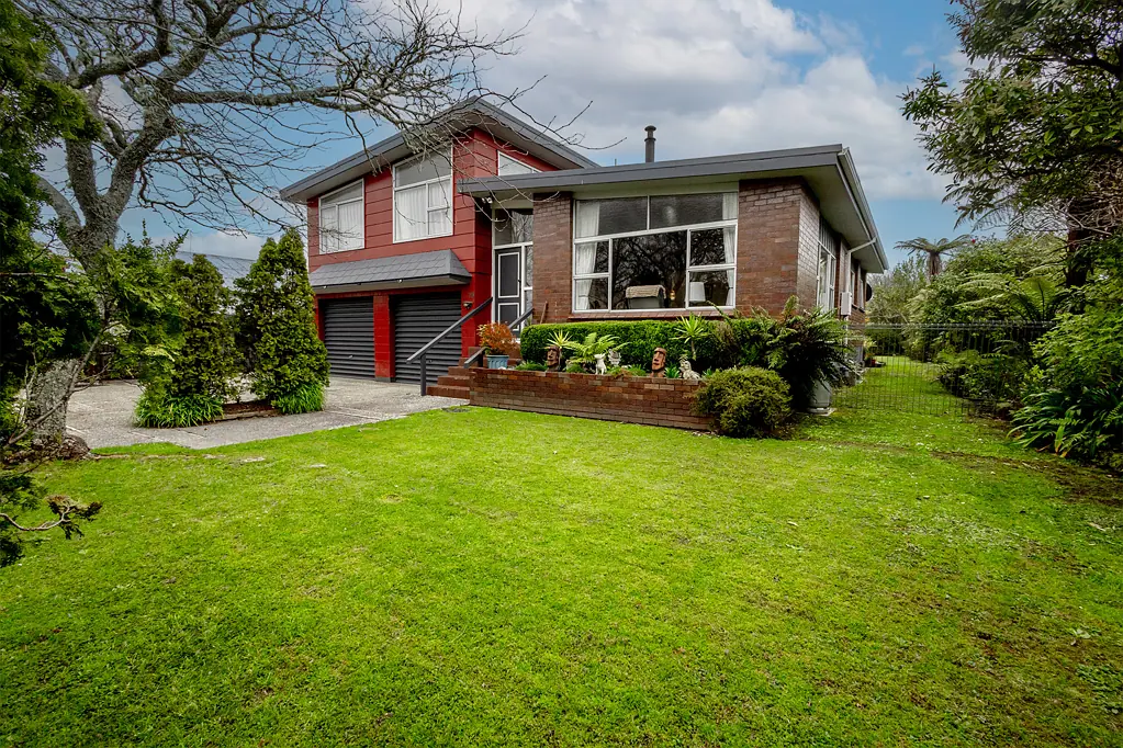 Hokitika 3 Bedroom Family living