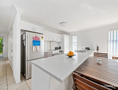 22 Scenic Drive, Emerald, QLD 4720, 4 ਕਮਰੇ, 2 ਬਾਥਰੂਮ, House