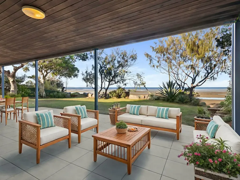 33 Biggs Avenue, Beachmere, QLD 4510